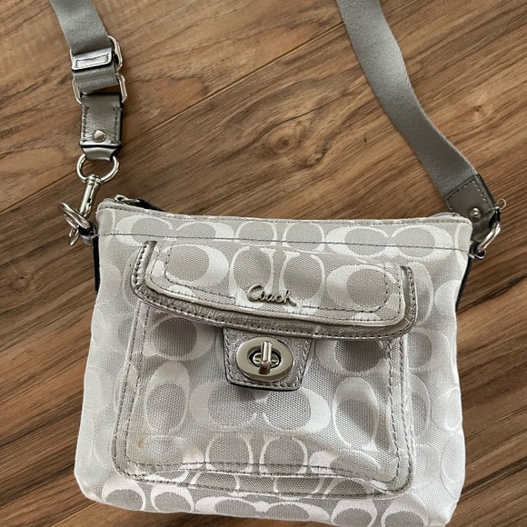 🔥Silver Coach crossbody bag🔥 - Picture 3 of 8
